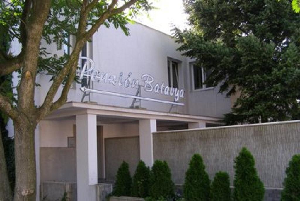 Batavya Penzion Topolcany Exterior photo